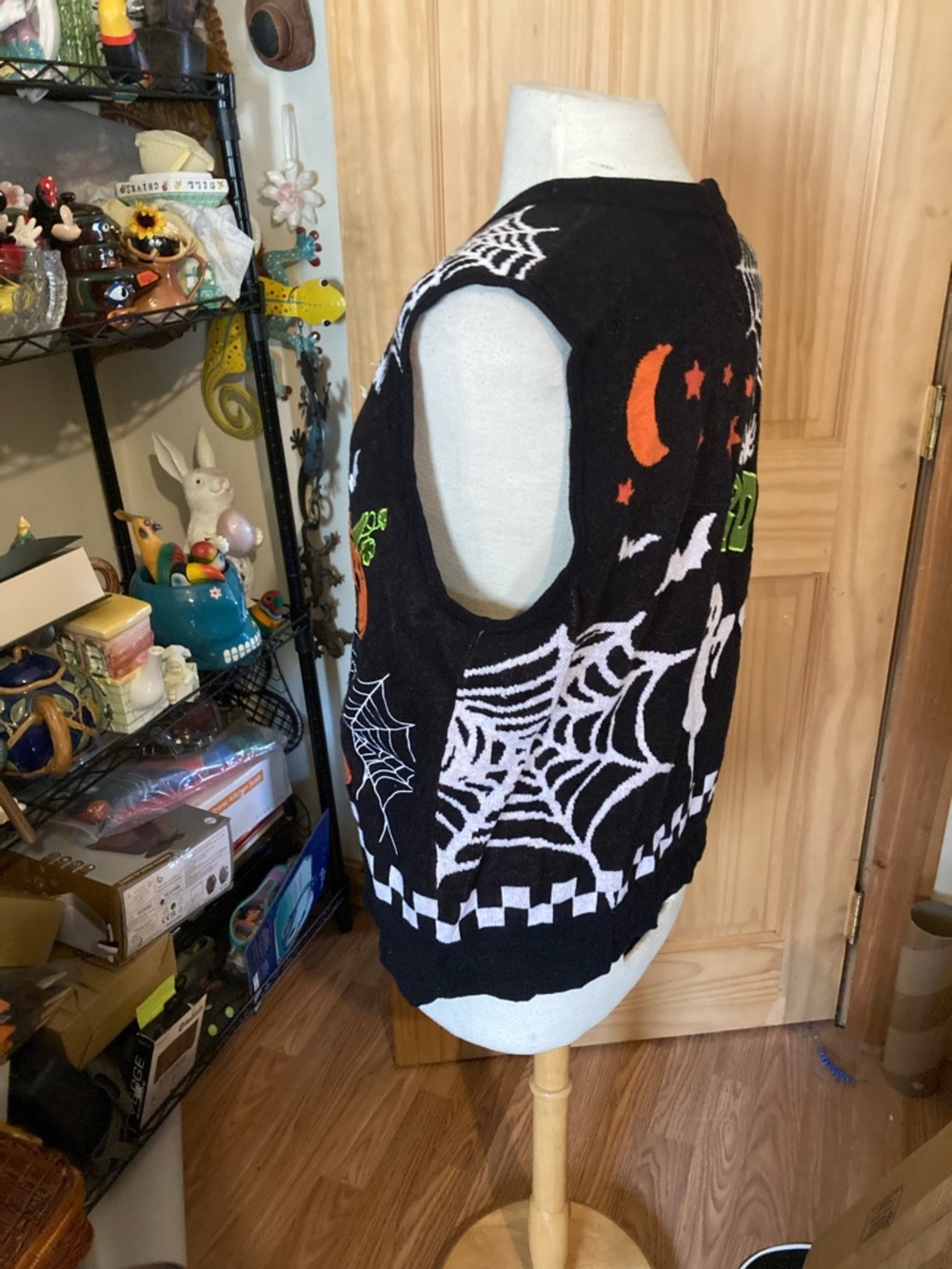 Trickz N' Treatz Halloween vest and spider necklace - Picture 4 of 10